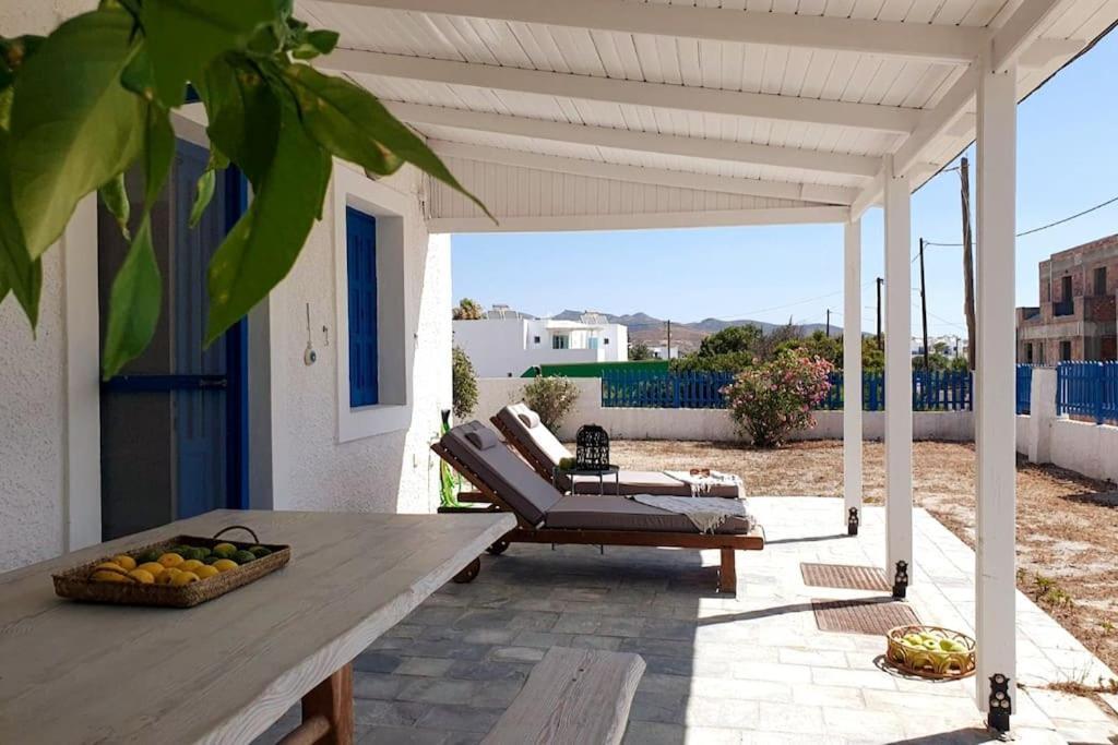 Zen Milos Apple Holiday home Pollonia