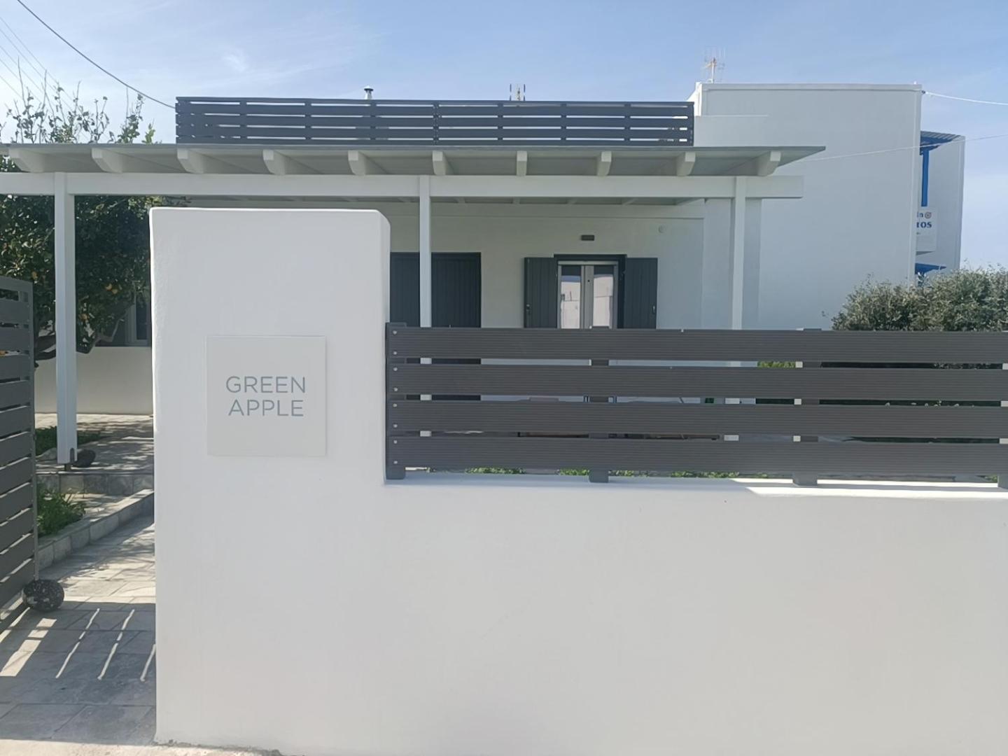 Zen Milos Apple Holiday home Pollonia